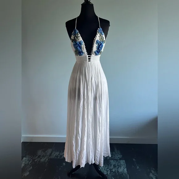 🔥 Maxi white summer dress with open back - Picture 1 of 6